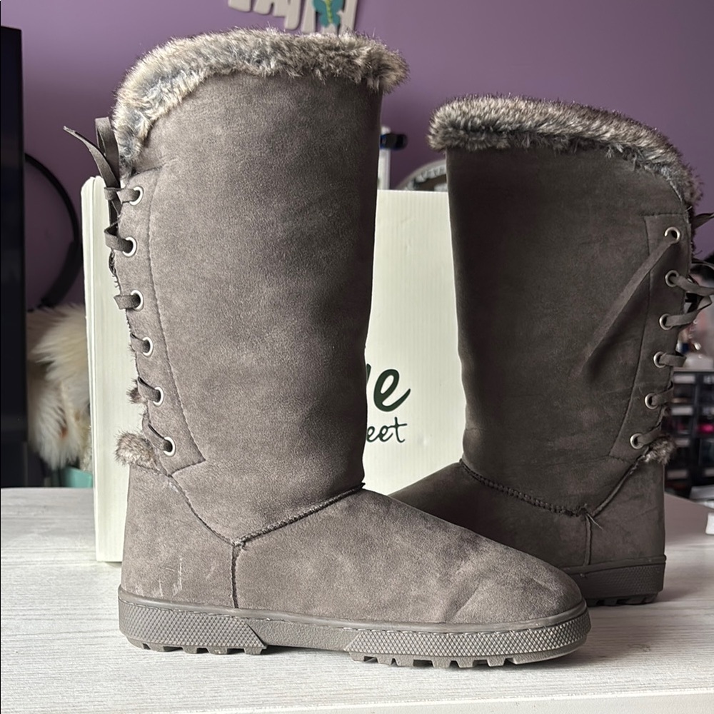 Gray Winter Boots with Furry Lining NWOT - Picture 9 of 10
